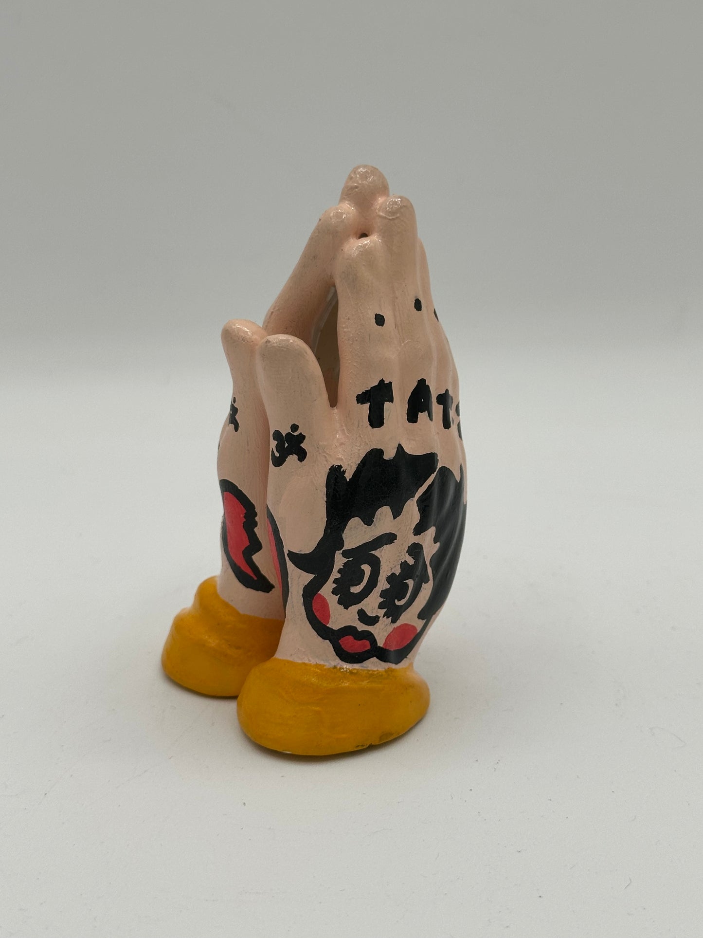 Praying hands (yellow)